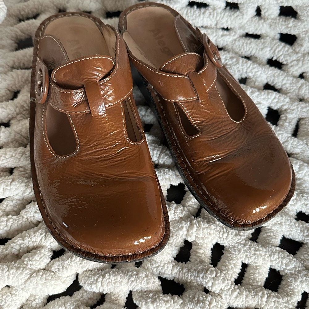 Algeria clog